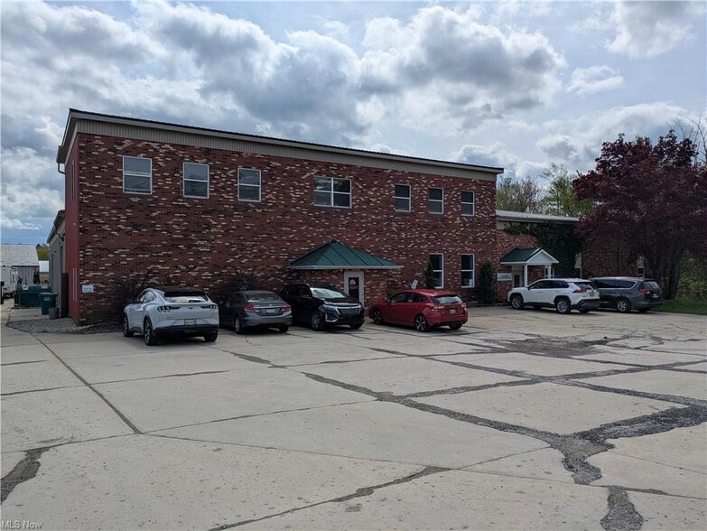 9755 Plank Rd, Montville, OH for sale - Building Photo - Image 2 of 6