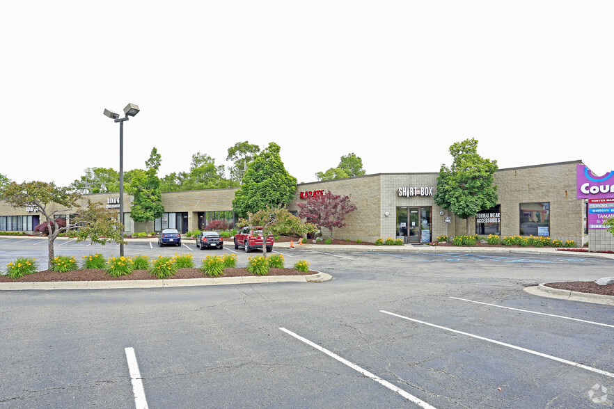 32500-32522 Northwestern Hwy, Farmington Hills, MI for lease - Building Photo - Image 1 of 9