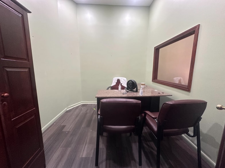 2123 Frederick Douglass Blvd, New York, NY for lease - Building Photo - Image 2 of 7