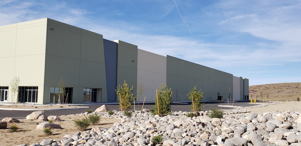 425 E Sydney Dr, Mccarran, NV à louer - Photo du bâtiment - Image 2 de 8
