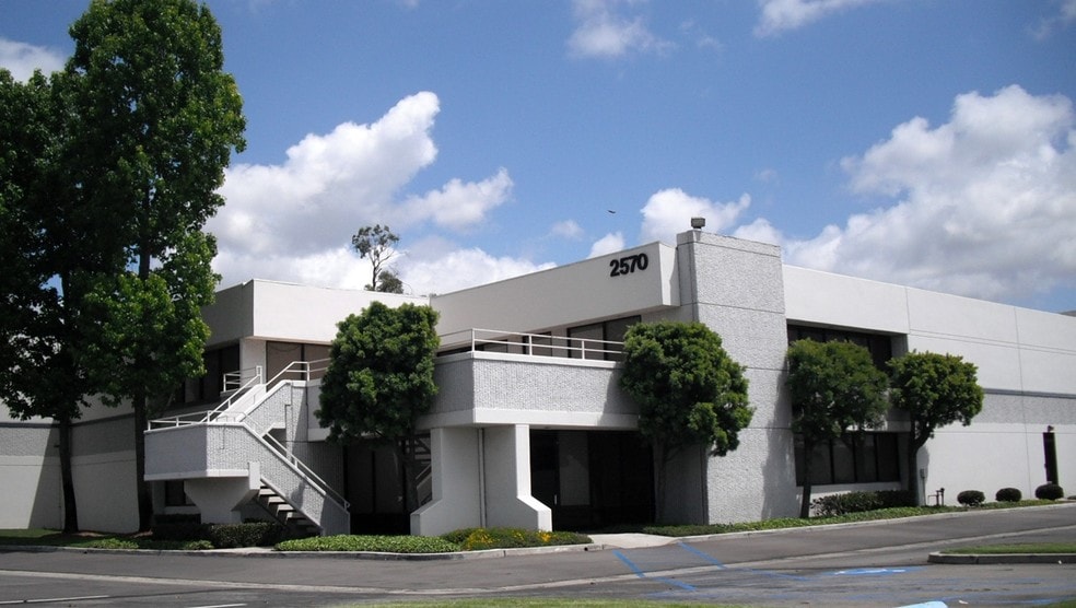 1591 S Sinclair St, Anaheim, CA for lease - Building Photo - Image 2 of 21