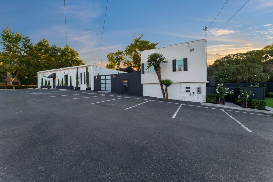 281 W Main St, Ventura, CA à vendre - Photo du bâtiment - Image 2 de 70