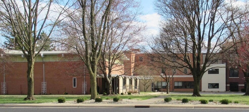 2408 W Heading Ave, West Peoria, IL for sale - Building Photo - Image 2 of 28