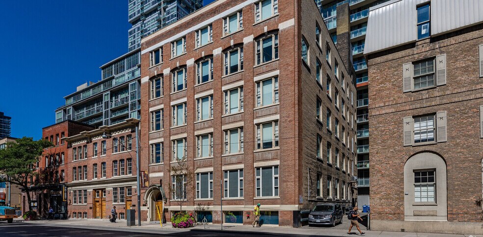 200 Adelaide St W, Toronto, ON for lease - Building Photo - Image 3 of 3