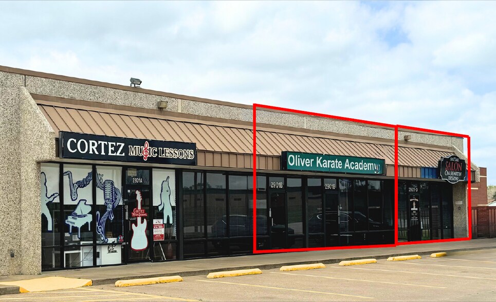 3031 Harwood Rd, Bedford, TX for lease - Building Photo - Image 1 of 6