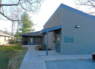 Plus de détails pour 537 S Garfield Ave, Traverse City, MI - Bureau à louer