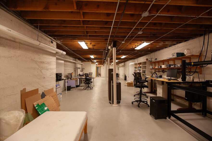 319-323 S Main St, Ann Arbor, MI à louer - Photo du bâtiment - Image 3 de 4