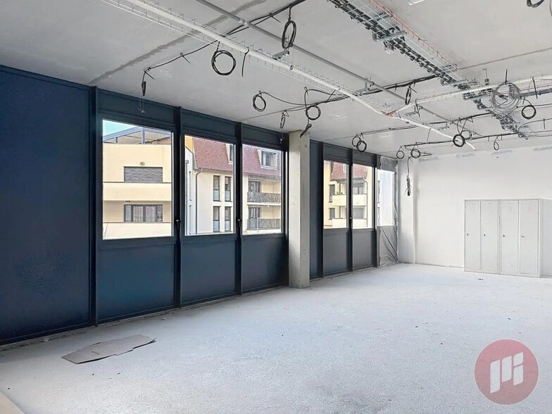 Office in Limoges for sale - Interior Photo - Image 2 of 7