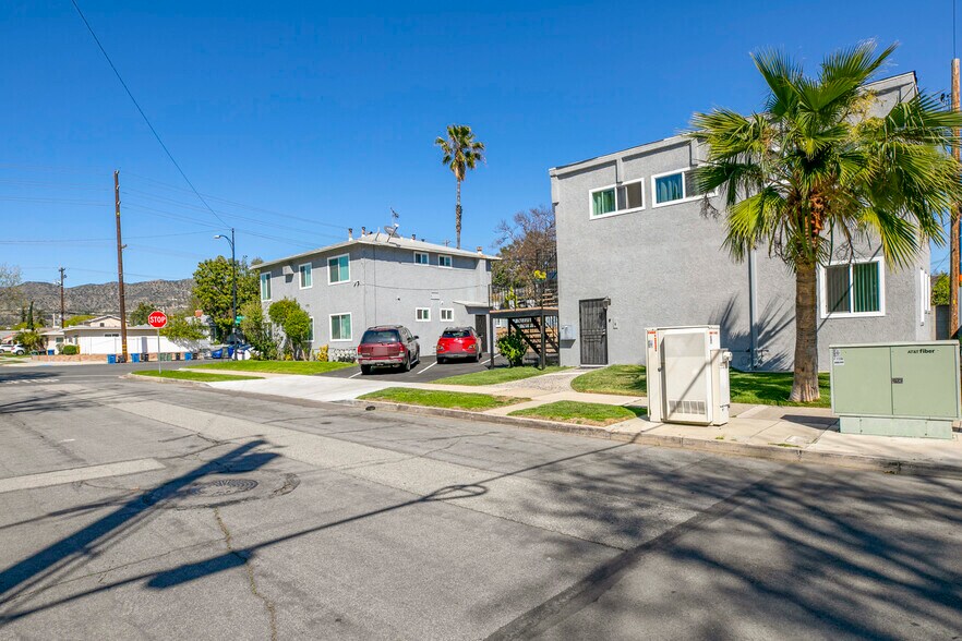 1138 N Parish Pl, Burbank, CA à vendre - Photo du bâtiment - Image 2 de 41