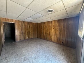 1407 S Kings Hwy, Texarkana, TX for lease Interior Photo- Image 1 of 7