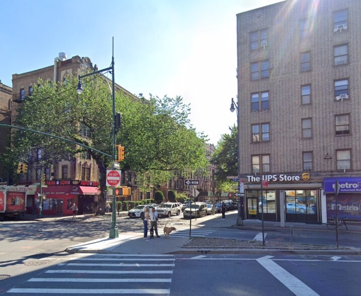 1135 Washington Ave, Brooklyn, NY for lease - Primary Photo - Image 1 of 2