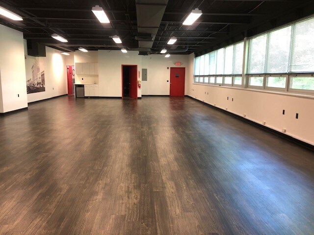 185 Kisco Ave, Mount Kisco, NY à louer - Photo intérieure - Image 2 de 8