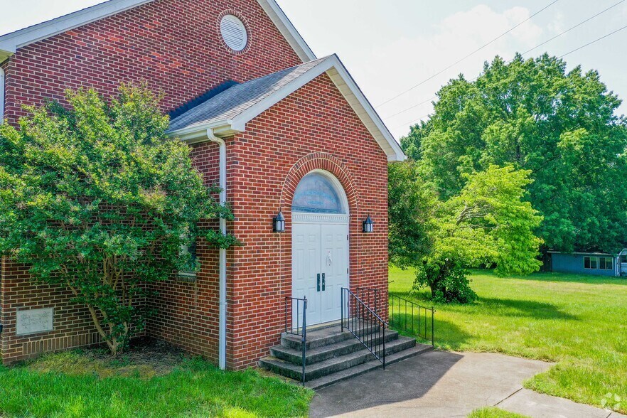 830 Church St, Kings Mountain, NC à vendre - Photo du bâtiment - Image 2 de 45