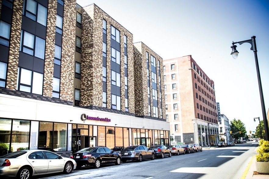 649 Cherry St, Terre Haute, IN à louer - Photo du bâtiment - Image 3 de 36