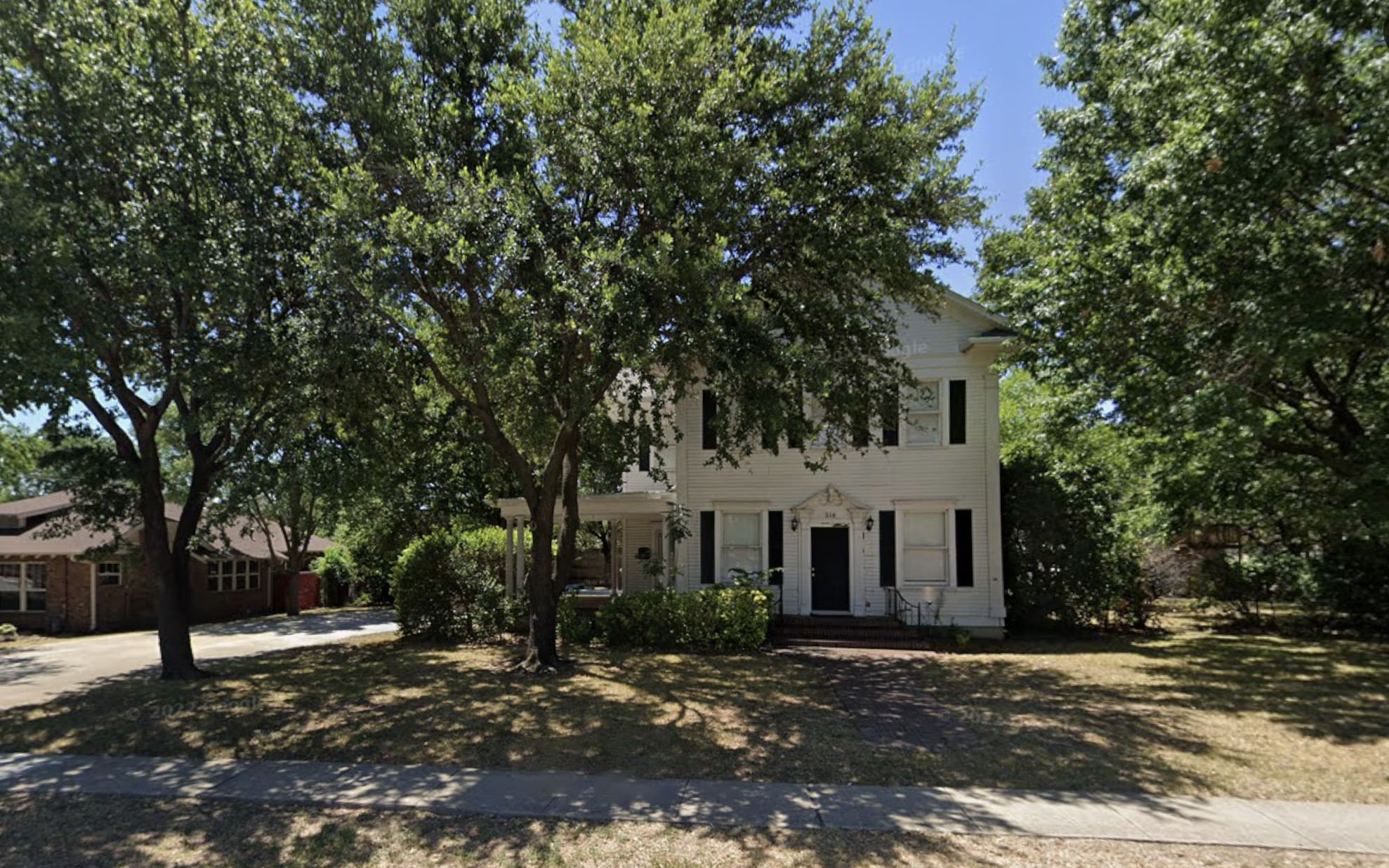 216 W Main St, Lewisville, TX for sale Primary Photo- Image 1 of 2