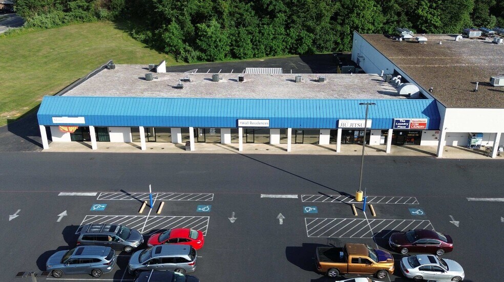 990 Hopeman Pky, Waynesboro, VA for lease - Building Photo - Image 2 of 6
