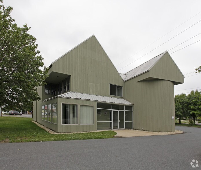 100-104 Olde Point Vlg, Chester, MD à louer - Photo du bâtiment - Image 1 de 1