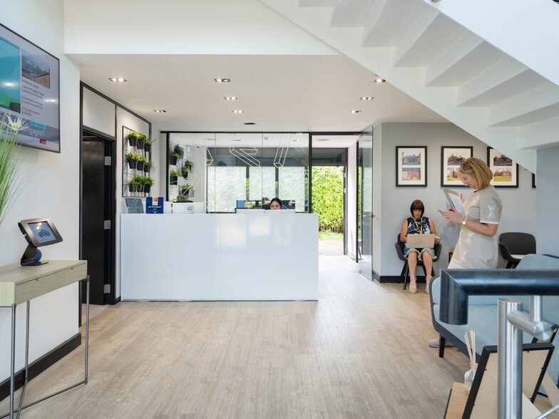 Start Hl, Bishop's Stortford for lease - Interior Photo - Image 2 of 6