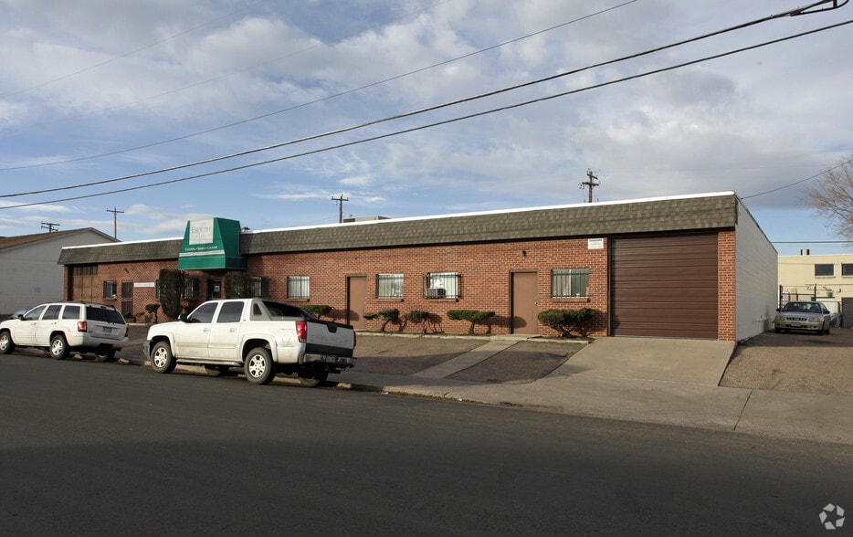 3875 Newport St, Denver, CO for lease - Primary Photo - Image 2 of 3