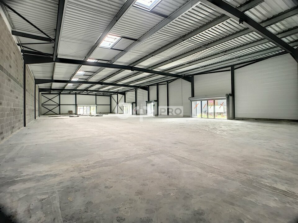 Retail in Anse for lease Interior Photo- Image 1 of 9