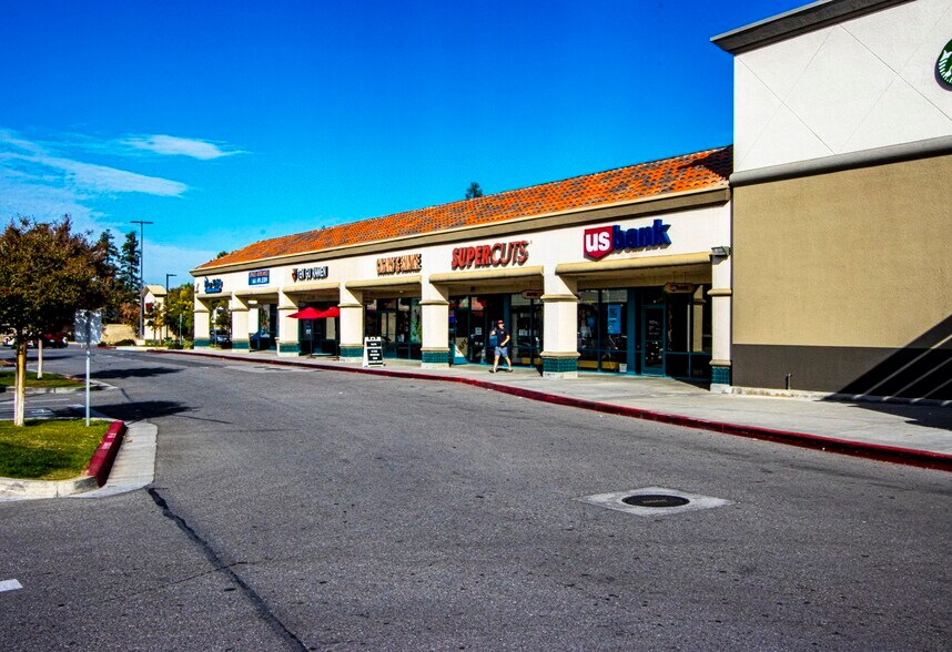 4400-4560 Coffee Rd, Bakersfield, CA à louer - Photo du bâtiment - Image 3 de 8