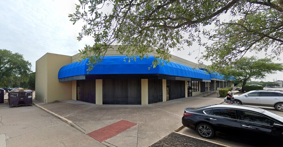 2801 E 29th St, Bryan, TX à louer - Photo du bâtiment - Image 3 de 10