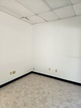 11220 S Highway 6, Sugar Land, TX for lease Interior Photo- Image 2 of 5