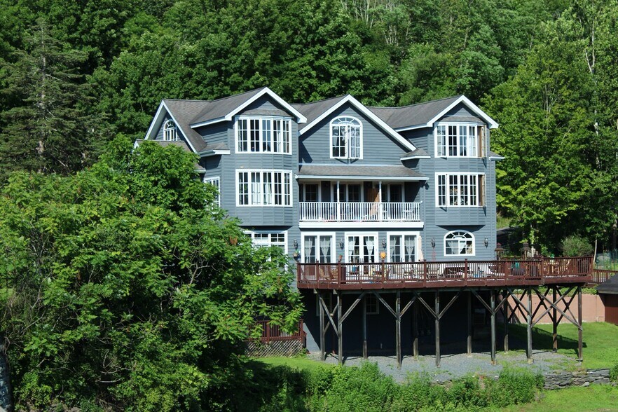 4223 State Route 97, Barryville, NY à vendre - Photo du bâtiment - Image 1 de 11