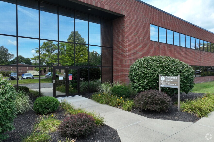 1 Columbia Circle Dr, Albany, NY à vendre - Photo principale - Image 1 de 25