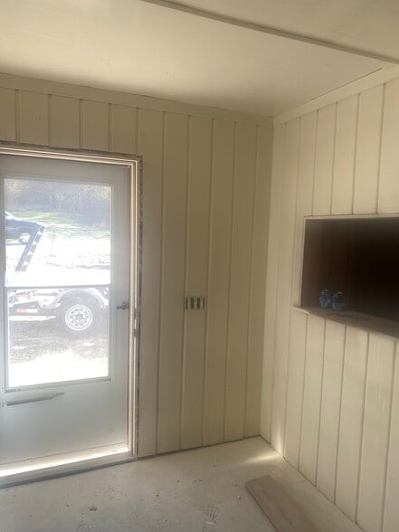 2184 US-63, Hardy, AR for lease - Interior Photo - Image 3 of 9