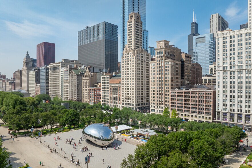 8 S Michigan Ave, Chicago, IL à louer - Photo du bâtiment - Image 2 de 15