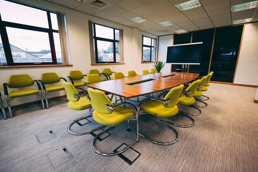 Riverside Dr, Cleckheaton à louer - Photo intérieure - Image 2 de 14