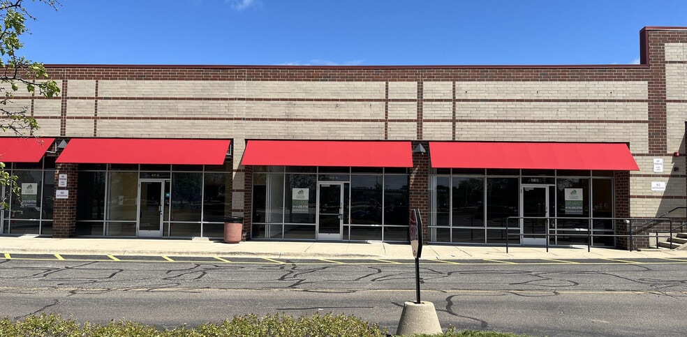401-445 N Weber Rd, Romeoville, IL for lease - Building Photo - Image 3 of 9