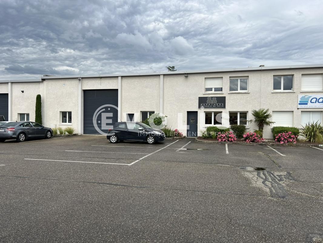 Flex in Décines-Charpieu for lease Building Photo- Image 1 of 38