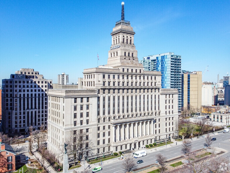330 University Ave, Toronto, ON for sale - Primary Photo - Image 1 of 1