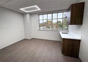 2620 Kessler Blvd E, Indianapolis, IN for lease Interior Photo- Image 1 of 6