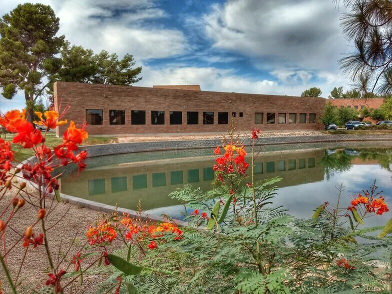 2150 S Dobson Rd, Mesa, AZ à louer - Photo du bâtiment - Image 1 de 9