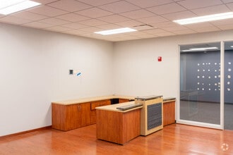 1 Corporate Dr, Long Grove, IL for lease Interior Photo- Image 2 of 8