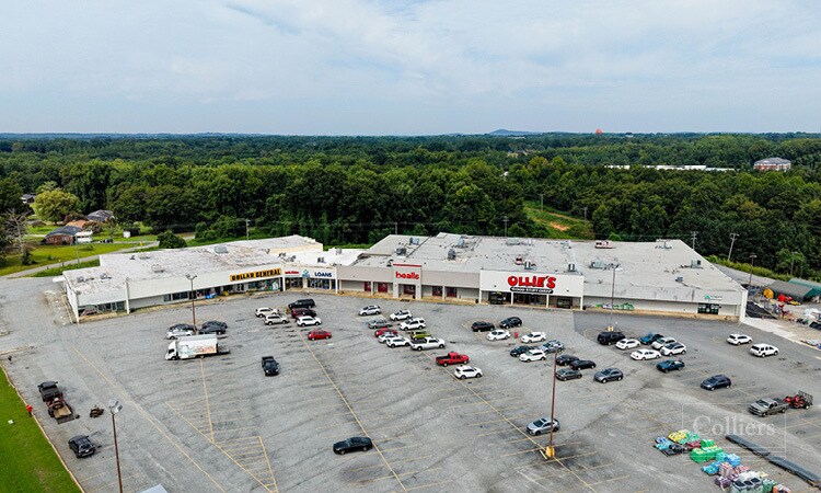 1305-1331 W Floyd Baker Blvd, Gaffney, SC à louer - Photo du bâtiment - Image 1 de 9