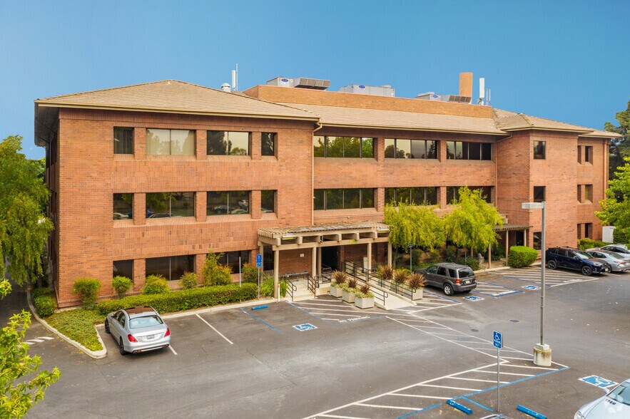 2021 The Alameda, San Jose, CA à vendre - Photo du bâtiment - Image 2 de 38