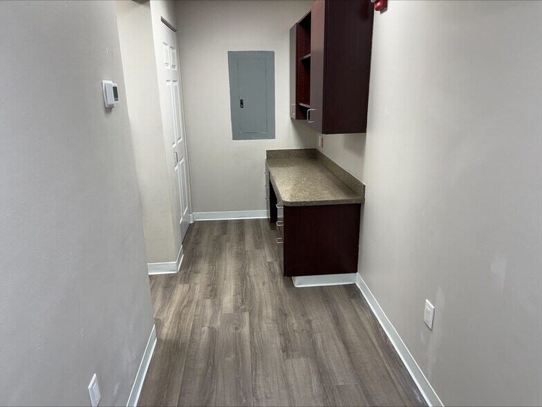 202 N Park Ave, Apopka, FL à louer - Photo intérieure - Image 2 de 6