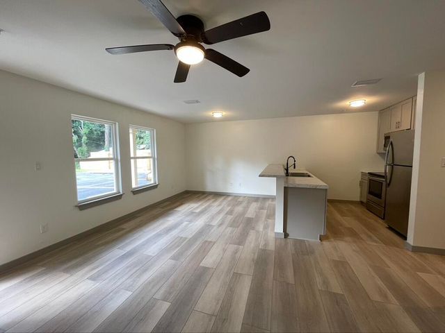 507 Amos St, Crestview, FL à vendre - Photo intérieure - Image 3 de 6