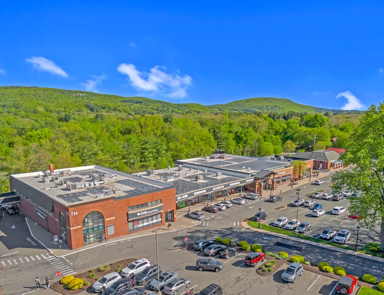 710-716 Hopmeadow St, Simsbury, CT for sale - Building Photo - Image 1 of 10