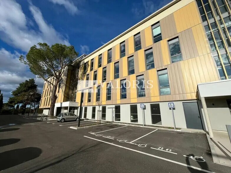 Rue Frédéric Joliot Curie, Aix-en-Provence à louer - Photo du bâtiment - Image 2 de 6