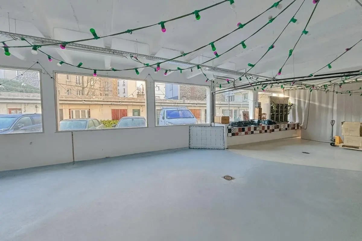 Industrial in Boulogne-Billancourt for lease Interior Photo- Image 1 of 7