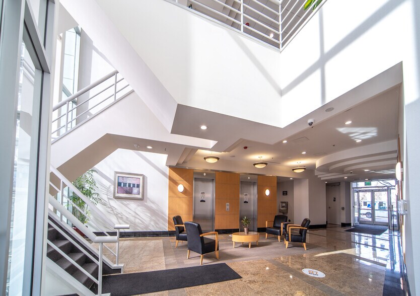 22260 Haggerty Rd, Northville, MI à louer - Photo intérieure - Image 2 de 10