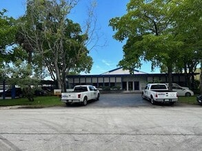 6680 NW 17th Ave, Fort Lauderdale, FL for lease Building Photo- Image 2 of 7