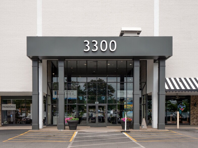 3300 Monroe Ave, Rochester, NY à louer - Photo du bâtiment - Image 2 de 16