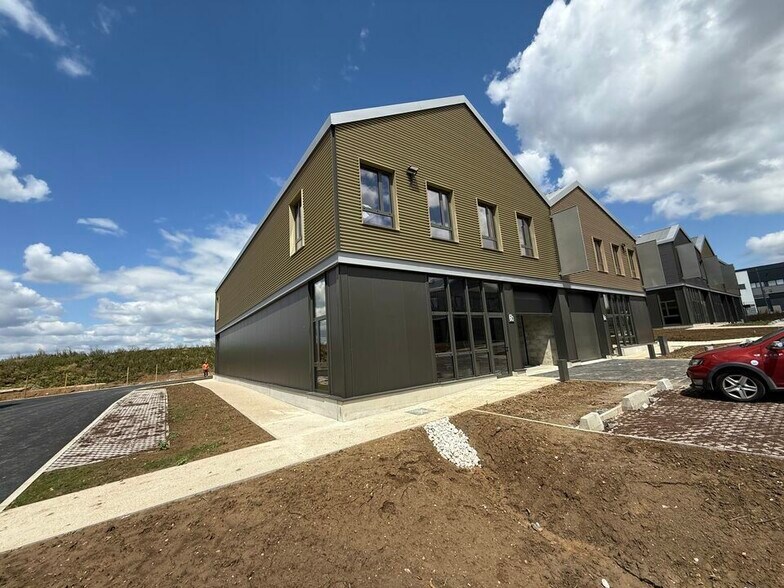 1 Rue René Dubos, Groslay à louer - Photo du bâtiment - Image 2 de 10