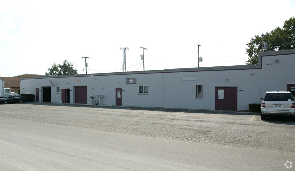 5423-5445 Schultz Dr, Sylvania, OH à louer - Photo du bâtiment - Image 2 de 6